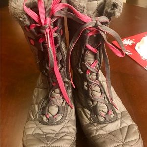 Columbia snow boots size 6